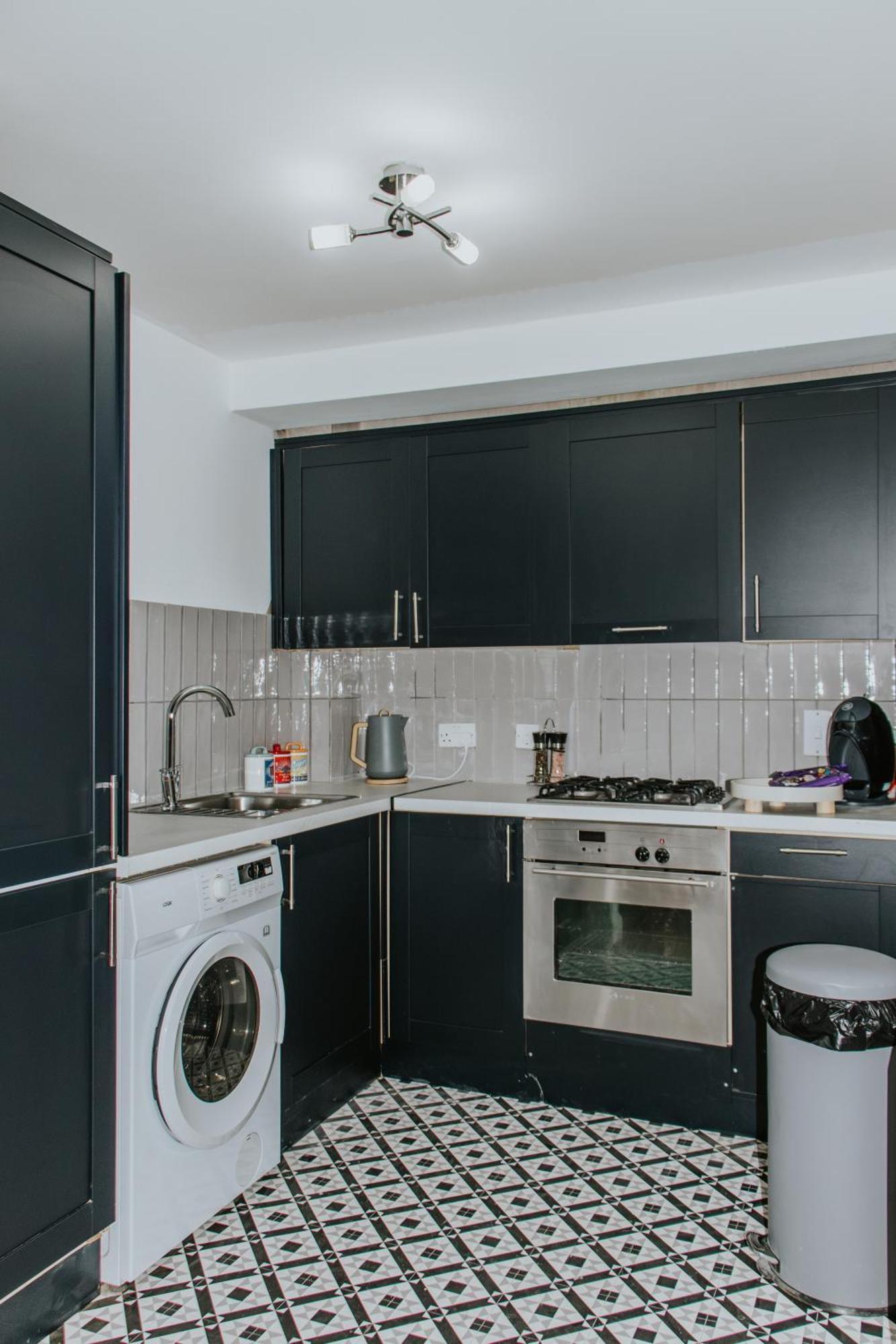 Whitehall Square Apartments- Queen'S Quarters Μπέλφαστ Εξωτερικό φωτογραφία